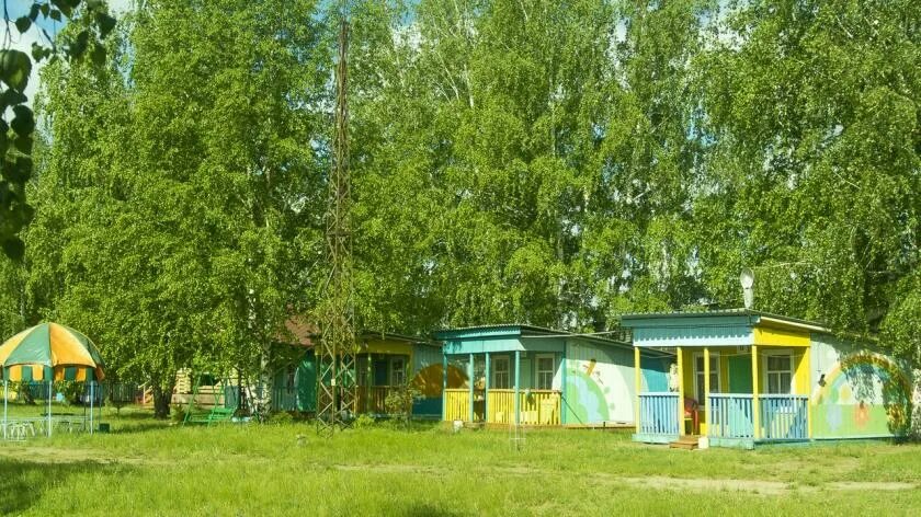 Солнечный берег касарги. Озеро касарги солнечный берег. лагерь ветерок касарги. берёзка база отдыха челябинск касарги. база отдыха уралец на озере касарги.