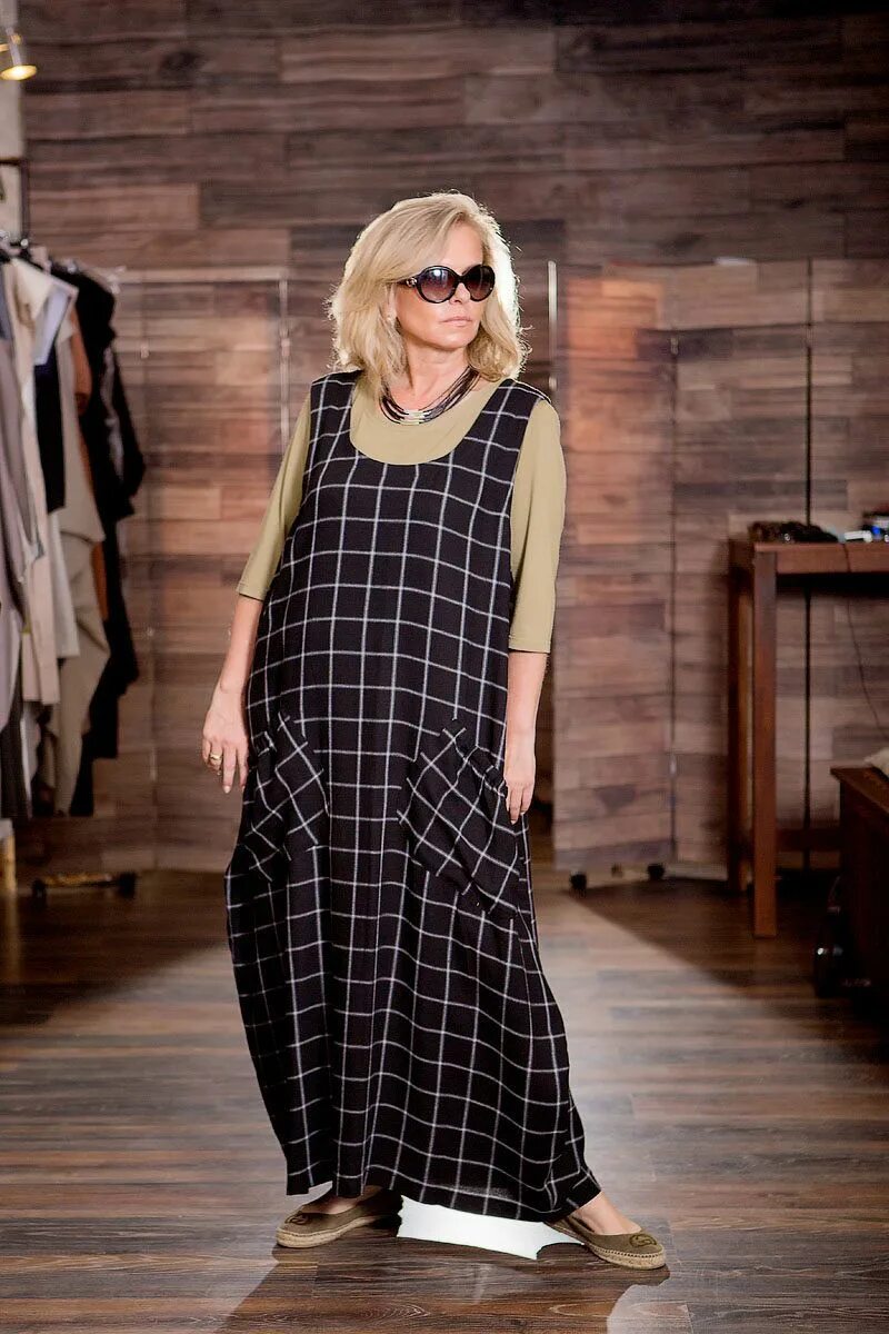 Ирина надела в театр длинное платье в клетку. Платье в стиле бохо для полных. Стиль бохо артка. Бохо клетка. Юбка бохо в клетку.