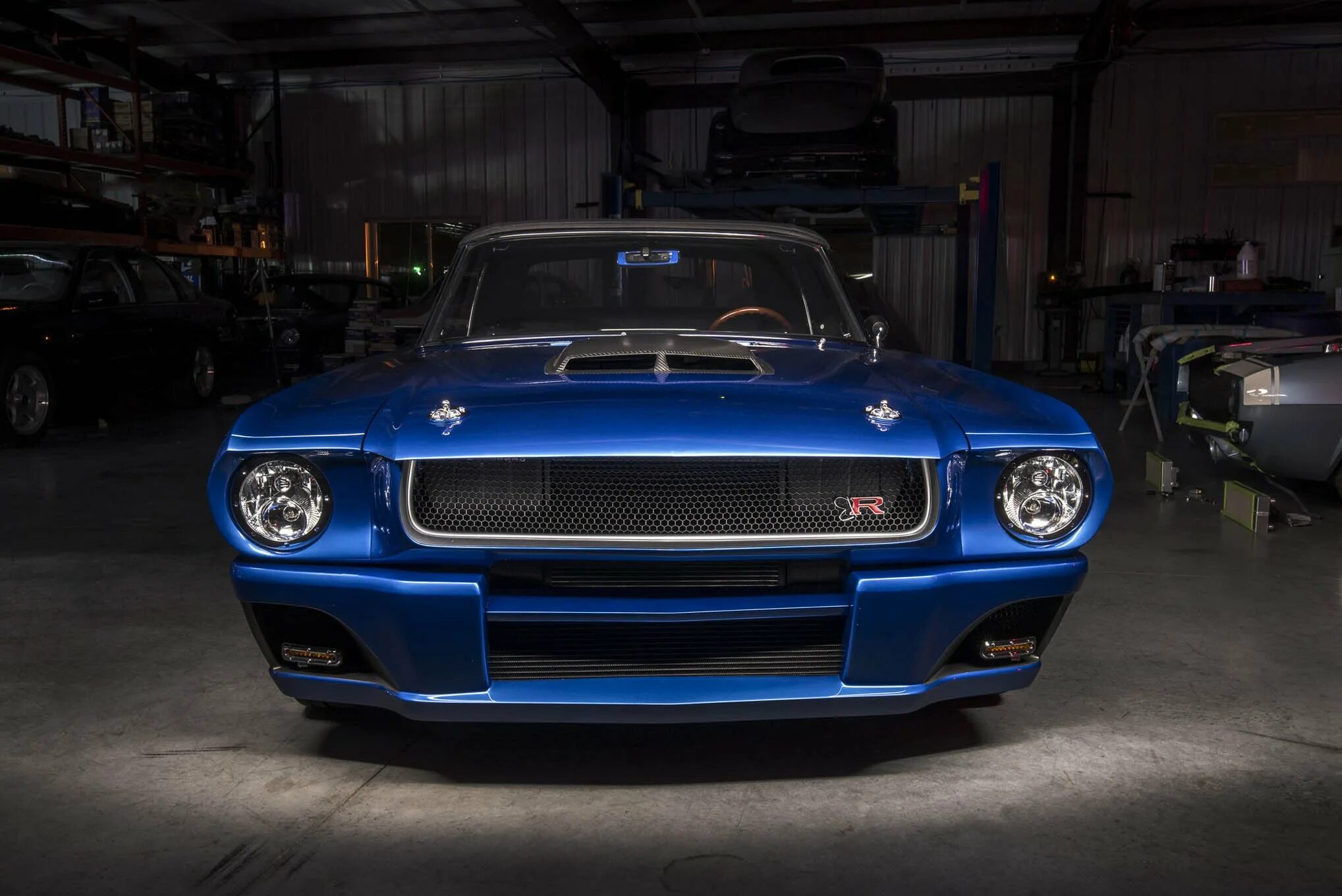 Ремонт форд мустанг. Vin номер ford mustang. Легендарный форд мустанг. Ford mustang 1965 widebody. Ford mustang gt 2018.