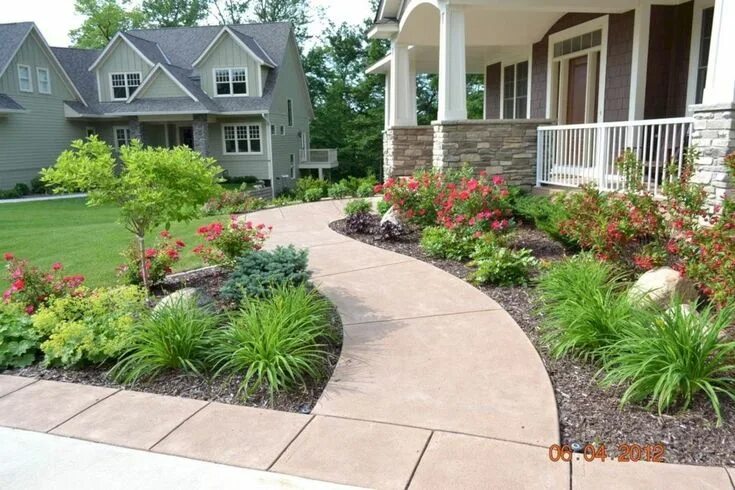 Оформление территории перед частным домом Дома и Ландшафты on Instagram: "#landscapedesign #ландшафтныйдизайн #зонаотдыха"