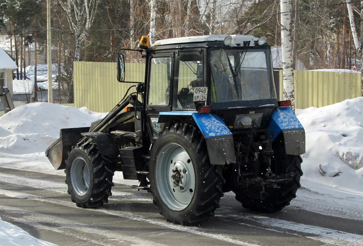 Тракторы в красноярском крае мтз 82. Машина дорожная МД.03 на базе трактора Беларус 82.1. Красноярский край трактора. Трактора МТЗ БЕРРУС В Красноярском крае. Красноярский трактором.