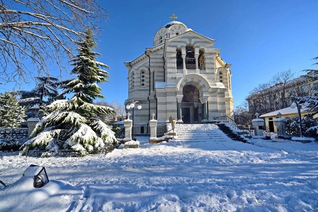 Куда сходить в севастополе зимой. Севастополь зимой. Севастополь зима 2022. Приморский бульвар севастополь мостик. Снег в севастополе.