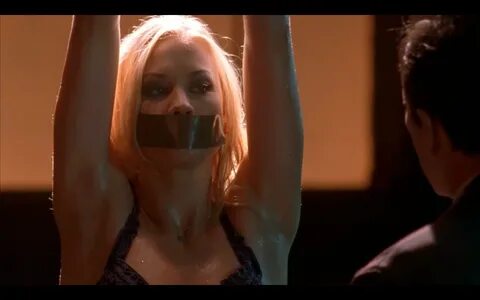 Yvonne Strahovski in Чак (2007) .