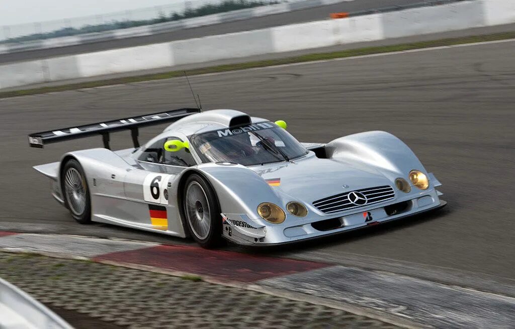Mercedes-benz c11 leman. Mercedes clk gtr ле ман. Sauber mercedes c9. Мерседес ле ман. Bmw v12 lmr.