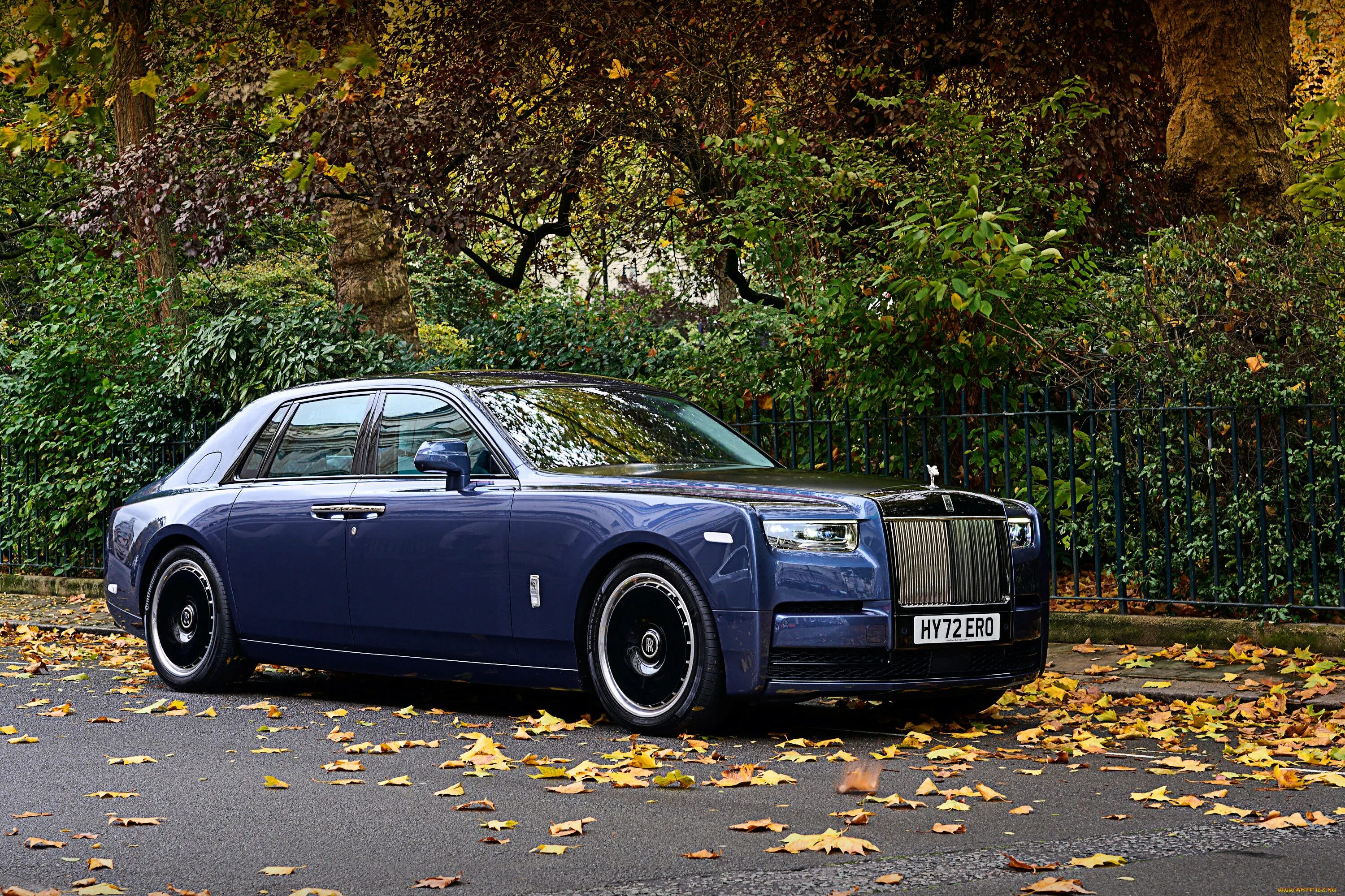 Роллс ройс драйв. Rolls Royce Phantom. Rolls Royce 2023. Rolls Royce Phantom 2023 Black. Rolls Royce Phantom 1993.