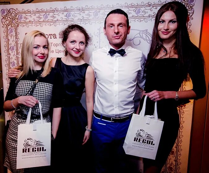 Элит москва. Гостиница элита. Элит москва. Отель некрасовка покровская 31. Ногтевая студия в москве вывески.