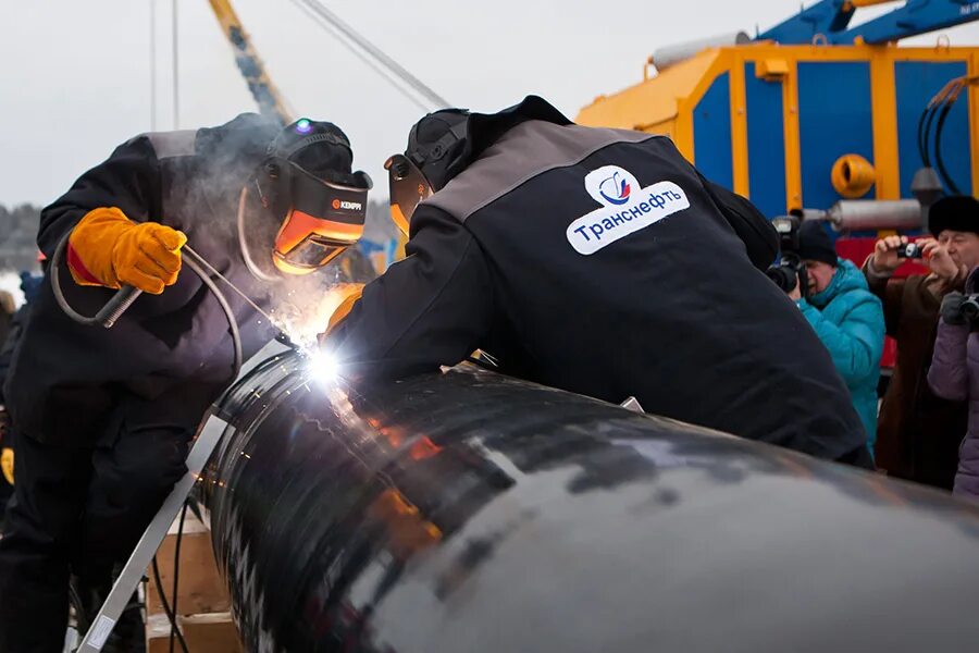 сварка магистральных трубопровода 1420. работы на газопроводе. сварка магистральных газопроводов. трубопроводчик линейный транснефть. огневые работы на трубопроводе.