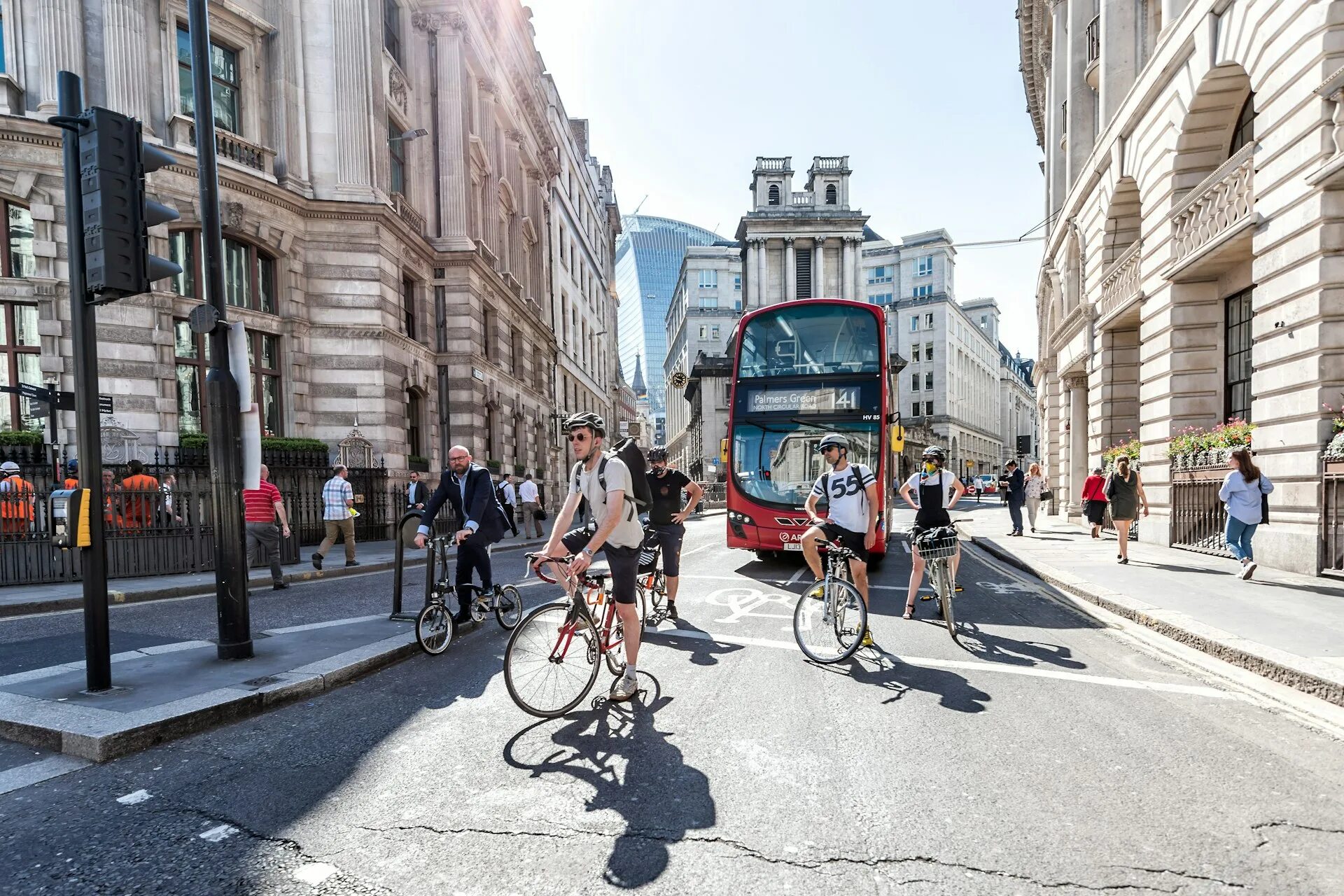 Walk around the City. Walking around the City. The City of London фото люди. Cycling in the City. Go around the city