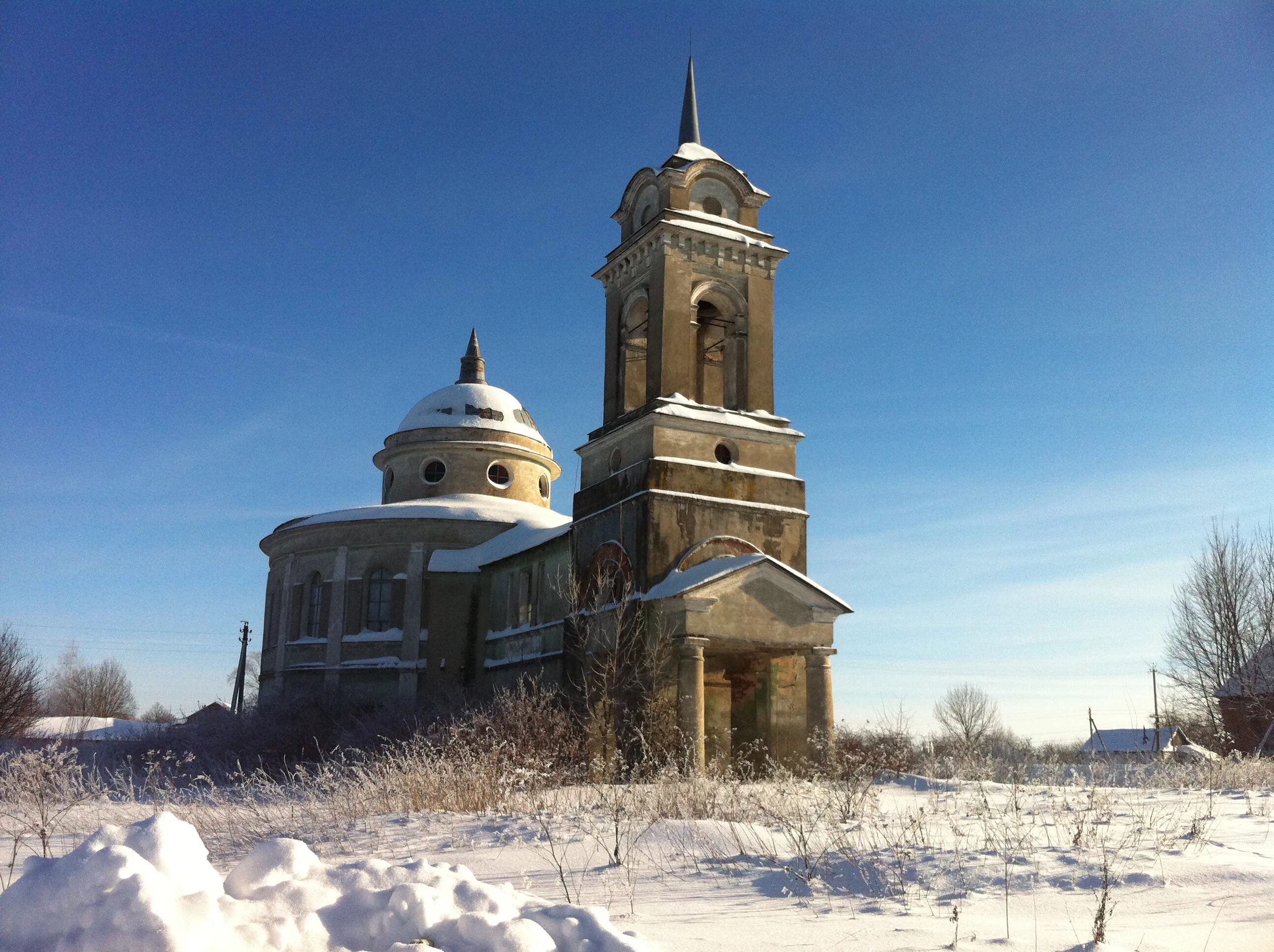 Храм рождества христова село ильинское кимрский район. Церковь илии пророка жемчужниково. Жемчужниково храм пророка илии. Храм в ильинском парфеньевского района. Жемчужниково одоевского района тульской области.