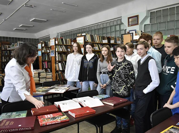 Вакансии ученики курган. Школьники активисты. Фестиваля энергосбережения и экологии фото. Юговка сайт курган официальный библиотека. Экскурсия школьников курган.