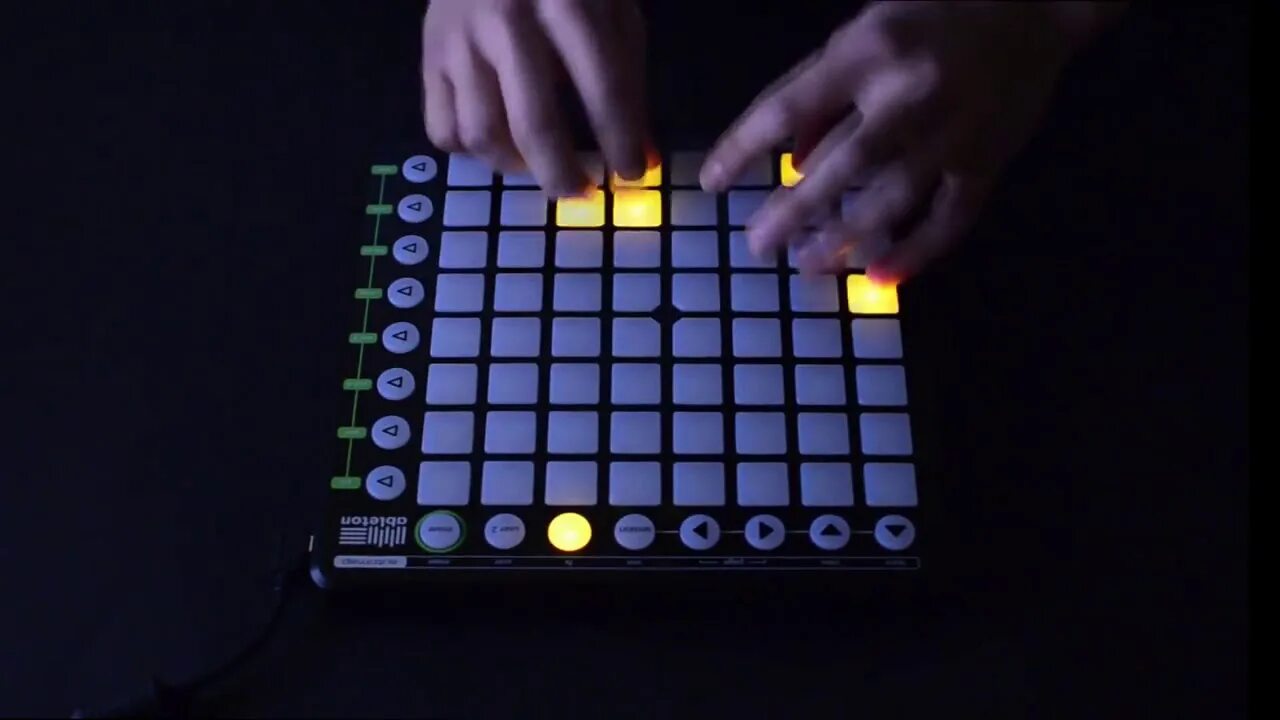 М м музыка игра. M4sonic-Launchpad беспроводной. M4sonic - Weapon Live Launchpad Mashup. Штука для создания музыки. Музыкальные штуки.