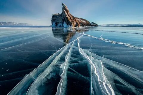 Когда замерзает Байкал: происходит это зимой или нет, формирование льда у озера,