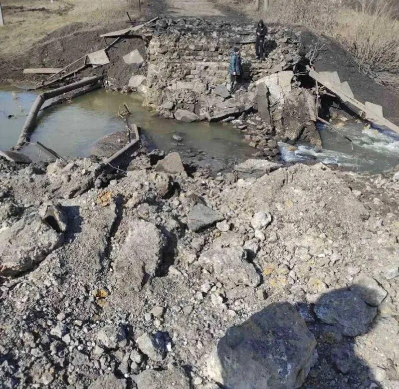 Бахмут телеграмм каналы. Разрушенные дома в бахмуте. Артемовск бахмут. Бахмут телеграмм каналы. Донецк до войны.