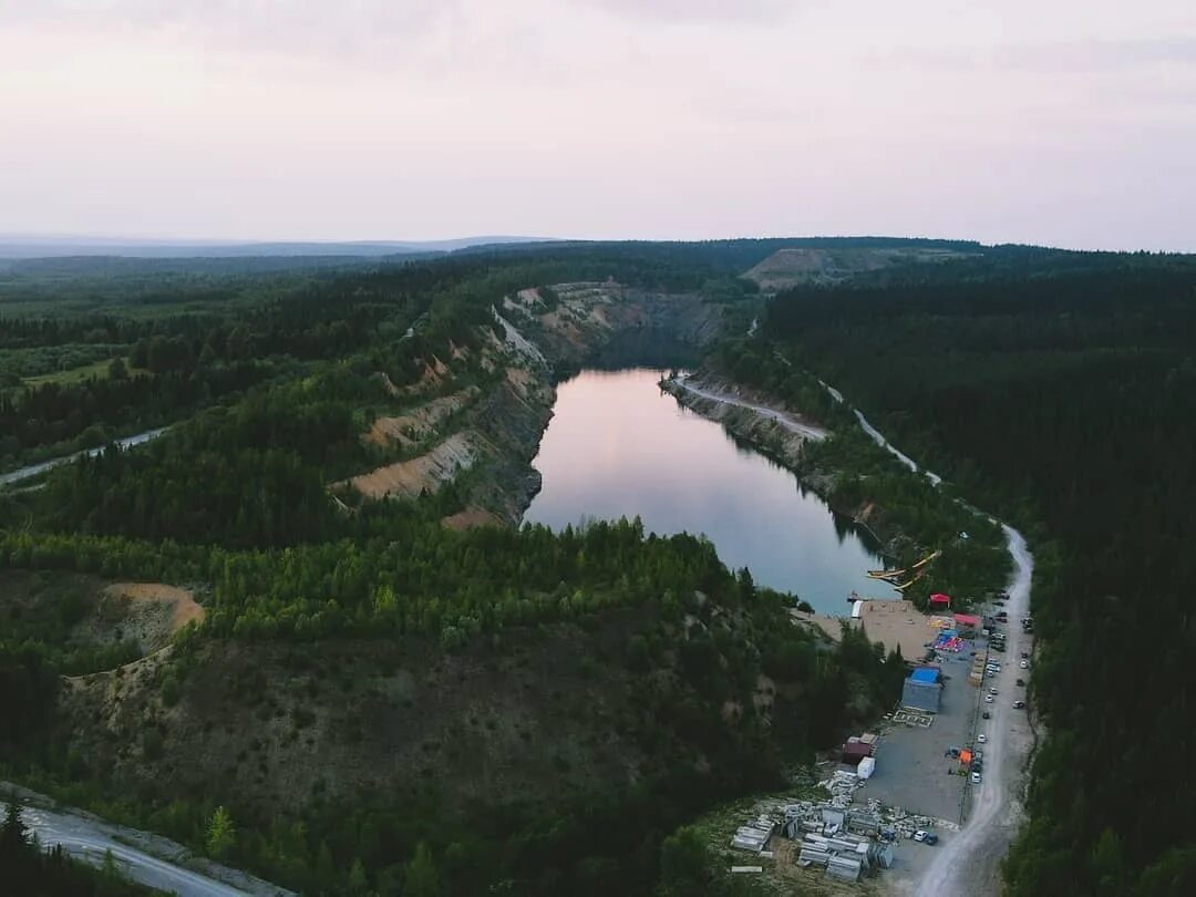 Пермь александровск расстояние на машине. Голубые озёра александровск пермский край. город александровск голубые озера. голубые озера пермь александровск. озеро в александровске пермский край.