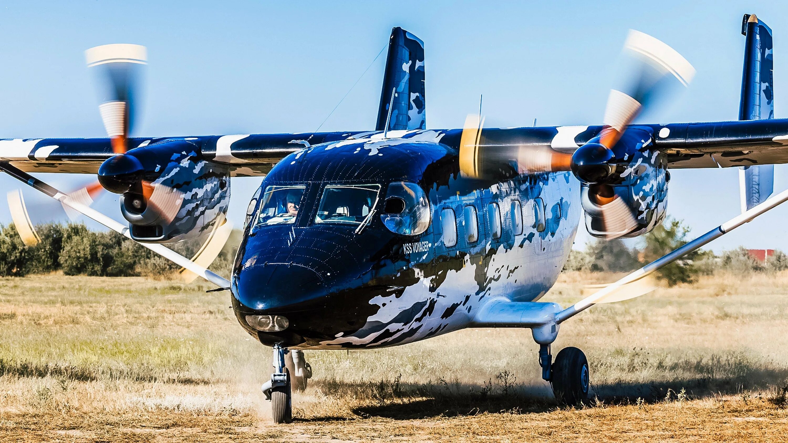 Аэродром крутицы сайт. Аэродром dzk крутицы. l410 самолет. аэродром крутицы ан-28. крутицы прыжок с парашютом.