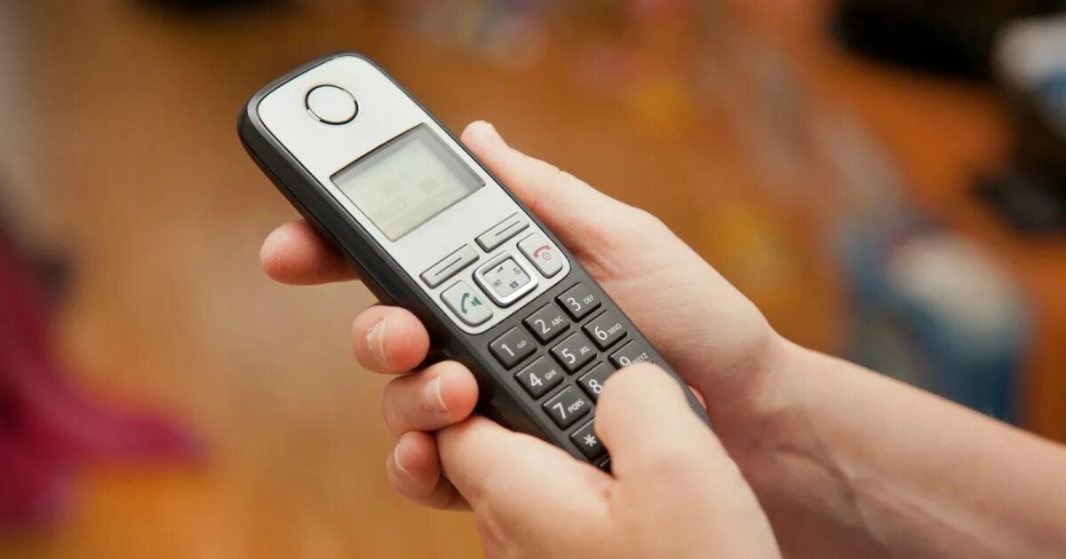 клавиатура простого телефона кнопочного. как позвонить с кнопочного телефона. как заблокировать смс в мегафоне. т9 на кнопочном телефоне. Nokia 230 dual sim.