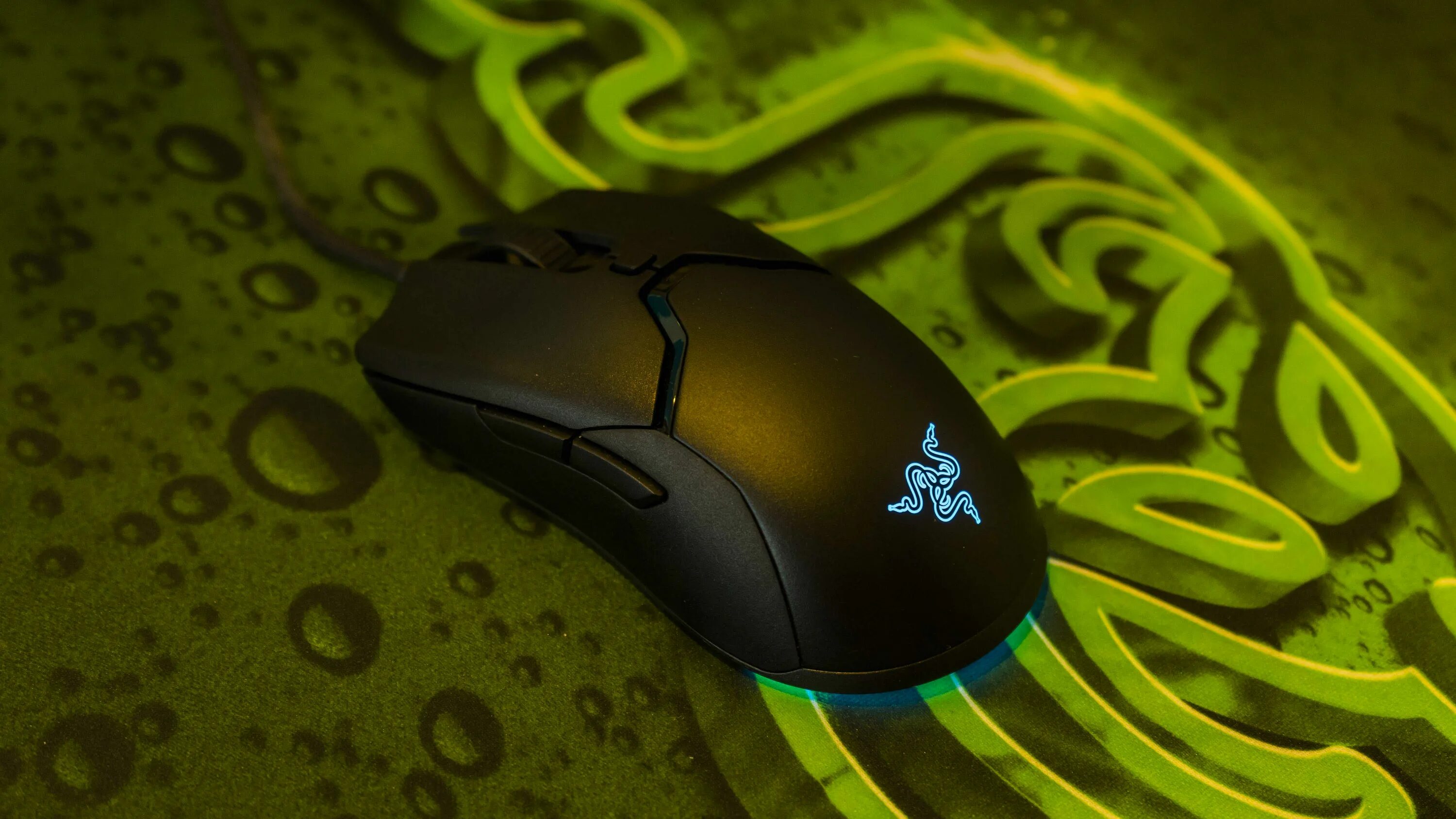 Рейзер вайпер мини. Razer viper mini custom. глайды razer viper. razer viper mini цвета. рейзер ханстам мини.