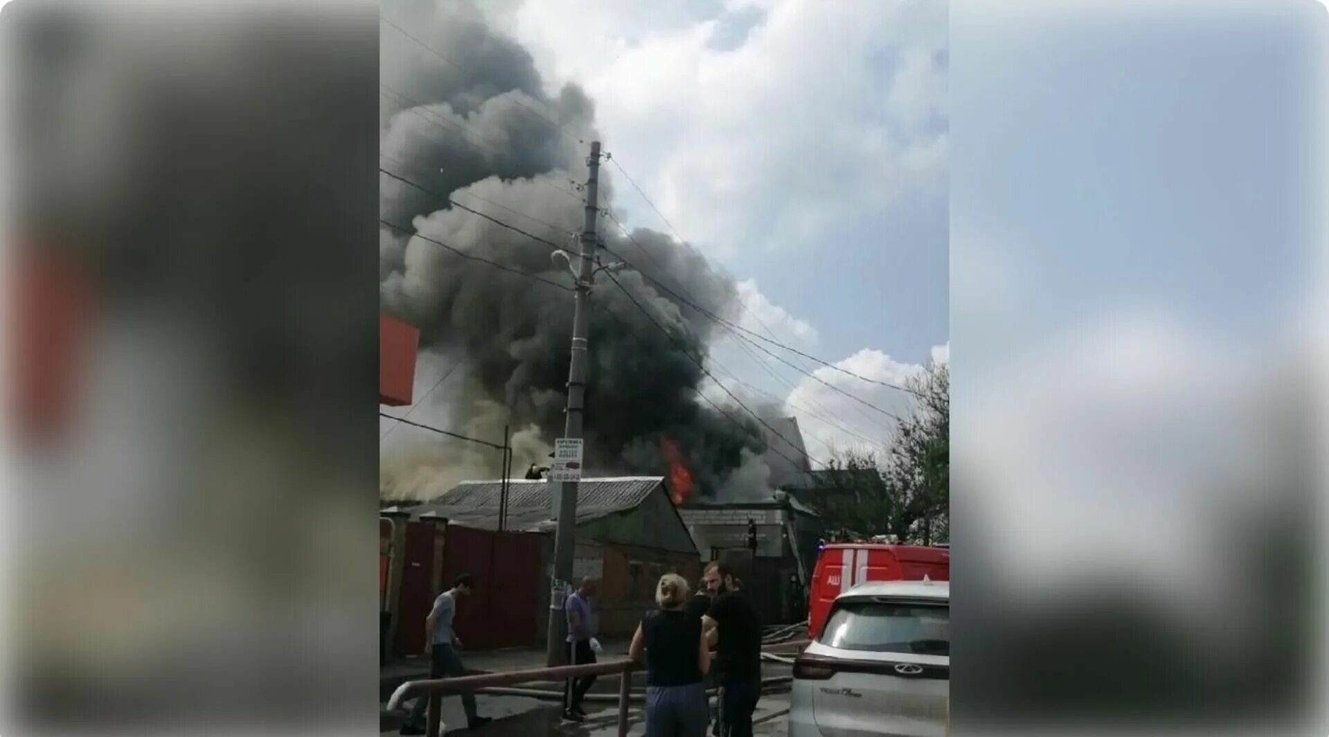 Что сегодня взорвалось в ростове на дону. Пожары и взрывы. Взрывы в Ростове на Дону сейчас. Взрыв в Таганроге. Сгоревшее здание.