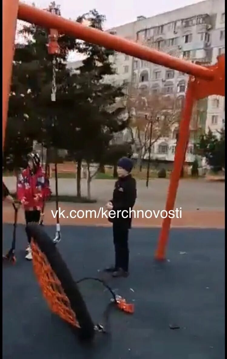 Падающие мальчики