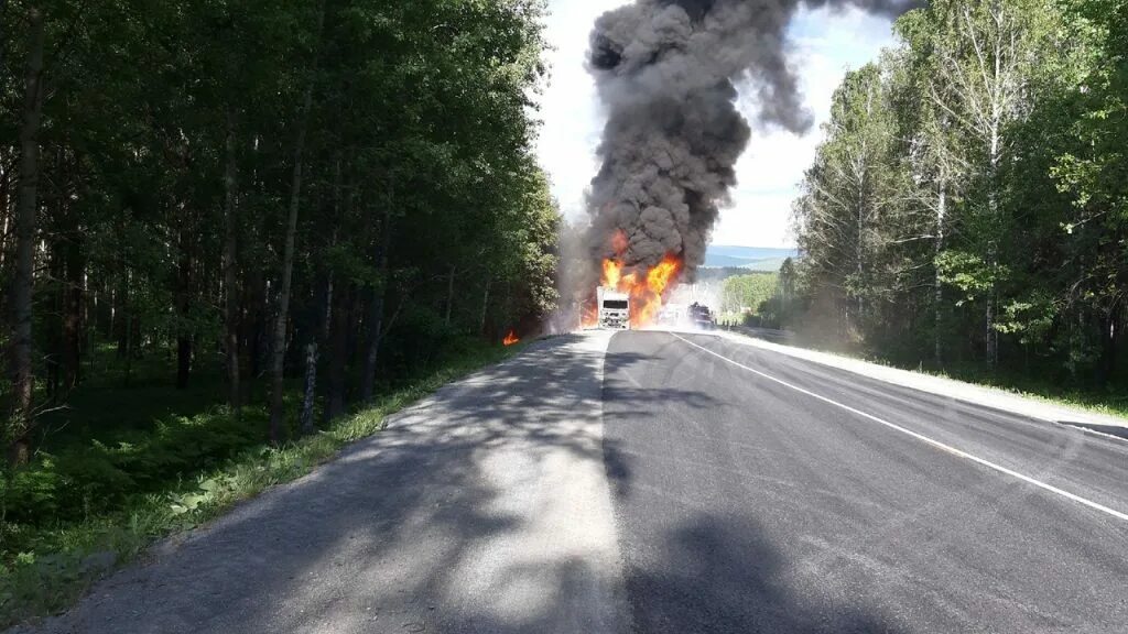 21 22 23 октября. Пожар на траскм5. Сгорела фура на трассе м7.