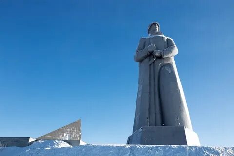 Памятник героям заполярья