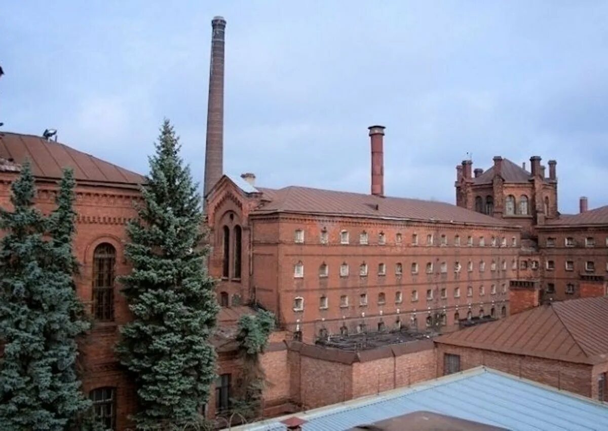 тюрьма кресты в санкт-петербурге. санкт-петербург арсенальная набережная тюрьма. храм на арсенальной набережной в санкт-петербурге.