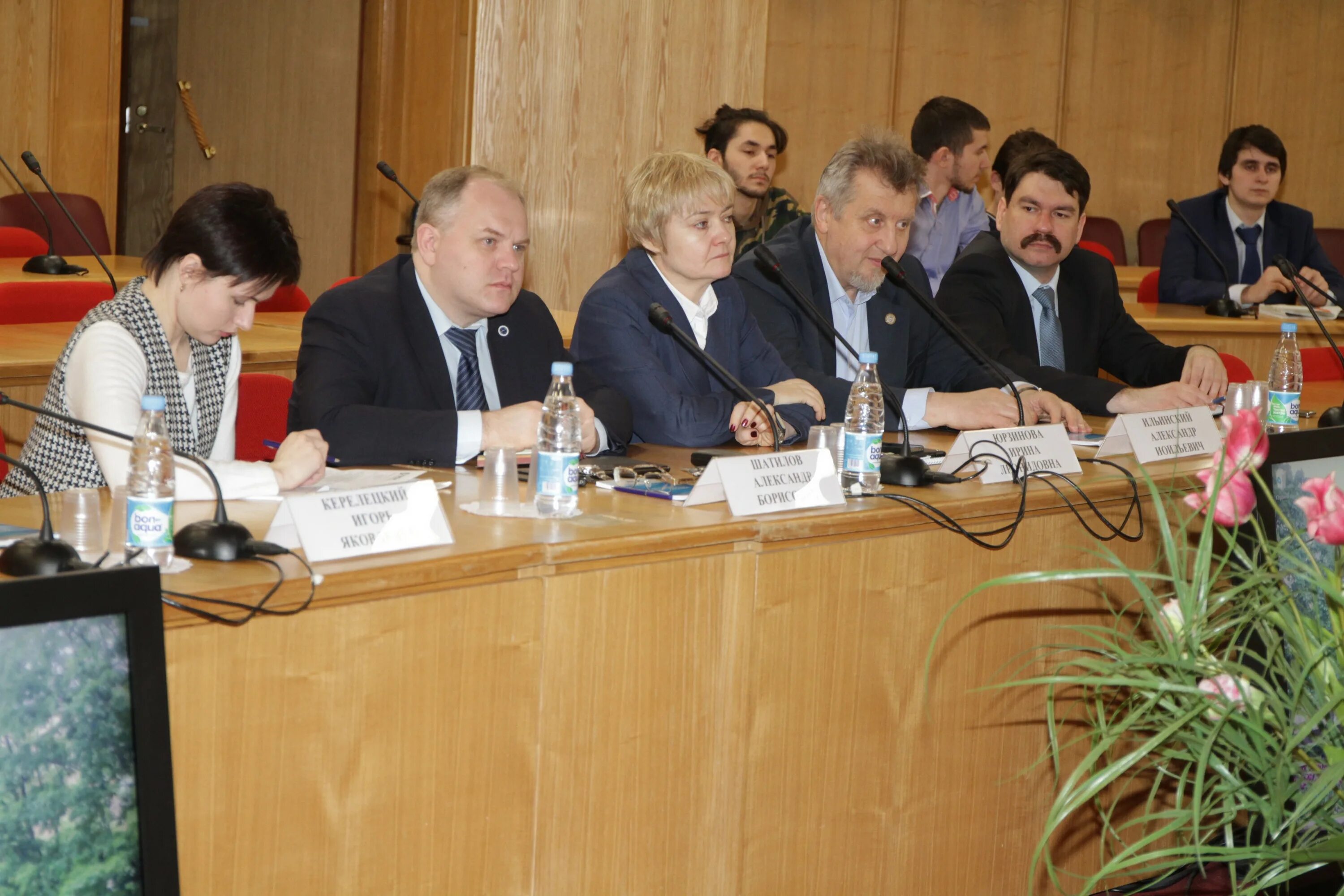 управление по вопросам миграции умвд россии по г. отдел полиции по ленинскому району севастополя. автошкола досааф севастополь острякова 15. мфц севастополь острякова. полковник полиции павел иванович гищенко.