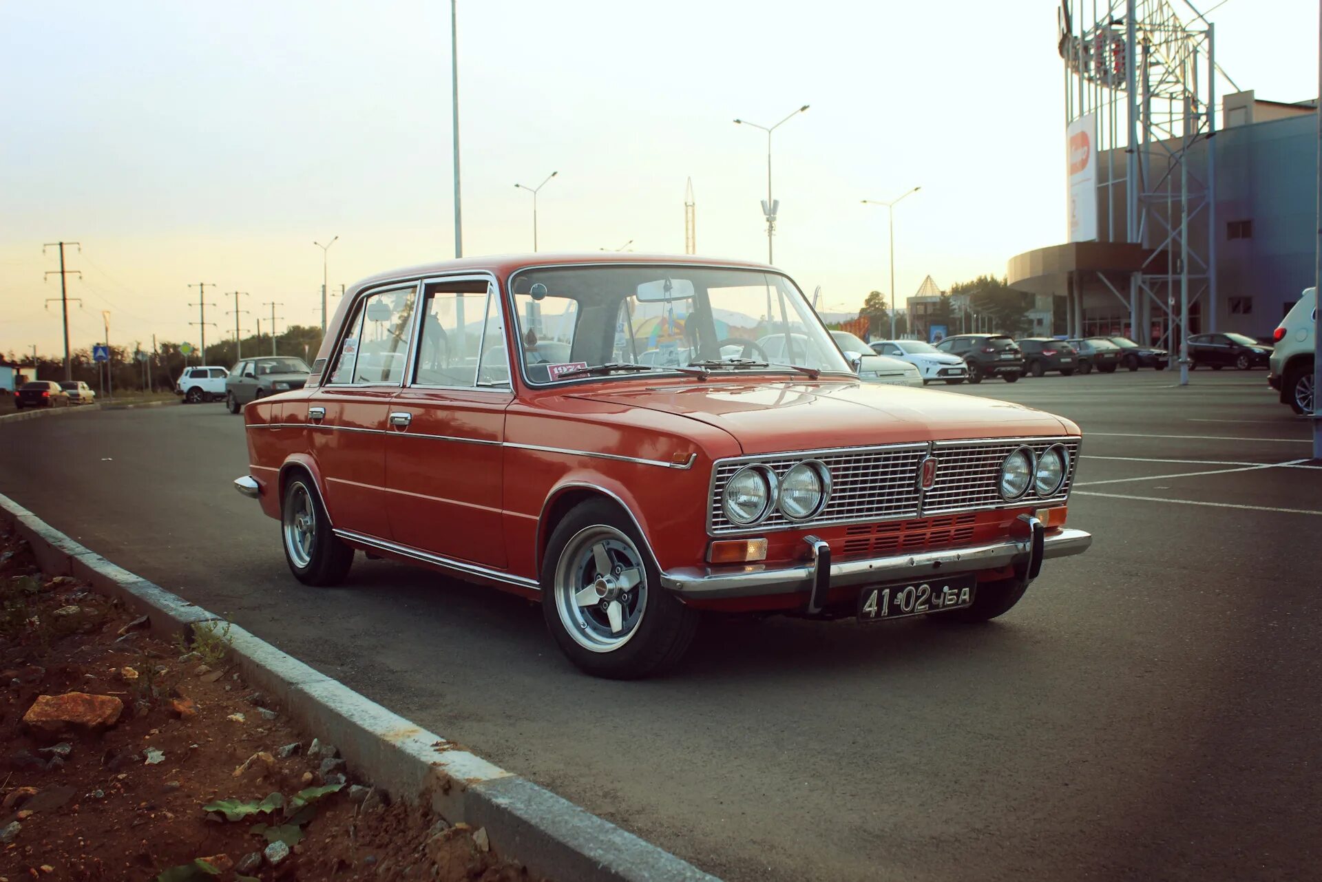 ВАЗ 2103 экспорт. ВАЗ 2103 78 года. ВАЗ 2103 1974 года. Тройка пятерки в 3 4