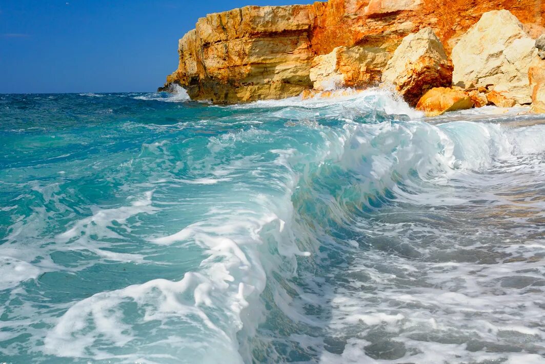 Средиземное море турция. Турция средиземное море туристы. Море в турции 9 букв. Бухта турунч мармарис. Эгейское море турция.