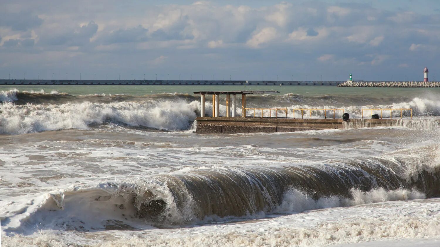 Море в ноябре тепло. Сочи ноябрь море. море в ноябре. сочи в ноябре фото. фото моря сочи ноябрь.