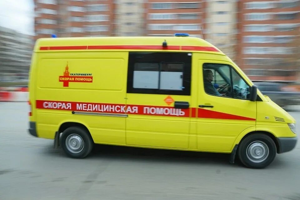 Скорая верхняя пышма телефон. Неотложка верхняя пышма детская. Здание скорой помощи. Городская больница верхняя пышма. Воронежская область машины скорой помощи.