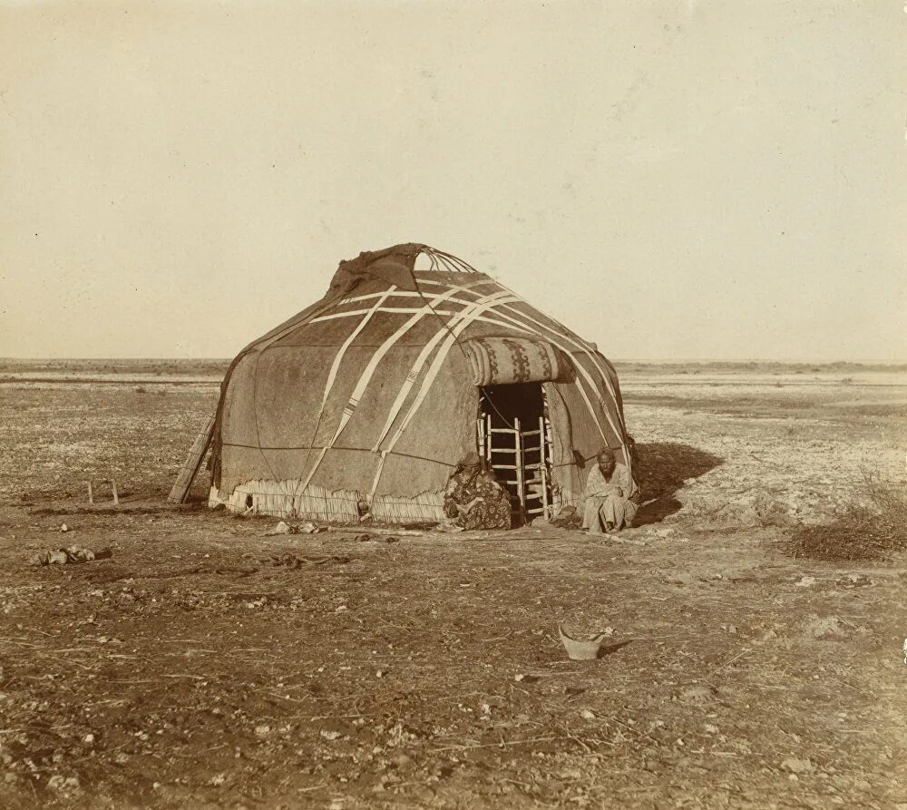 Казахстан 1900. Юрта – жилище кочевых народов. Юрта ногайцев. Жилище киргизов 19 век. Юрта жилище степных народов.