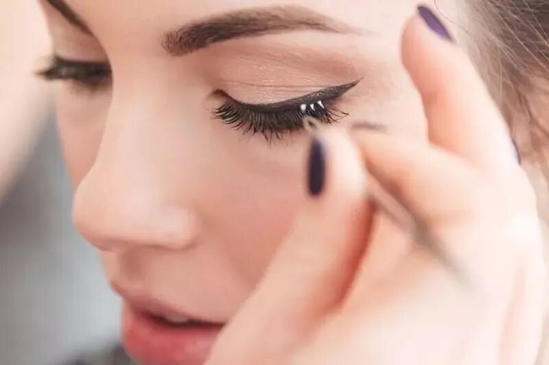 Наклеенные ресницы фото. Ресницы для наращивания. Ресницы для наращивания. Наращивание ресниц перерыв. Наращивание ресниц перерыв.