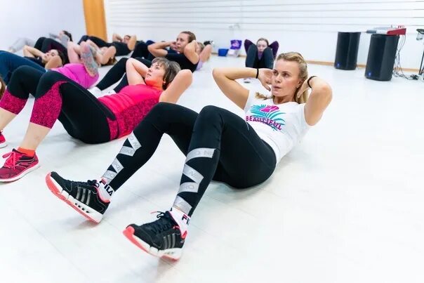 Фитнес девичник. Фитнес девичник в студии. Фитнес девичник Каменск-Уральский. Родан фитнес-девичник.