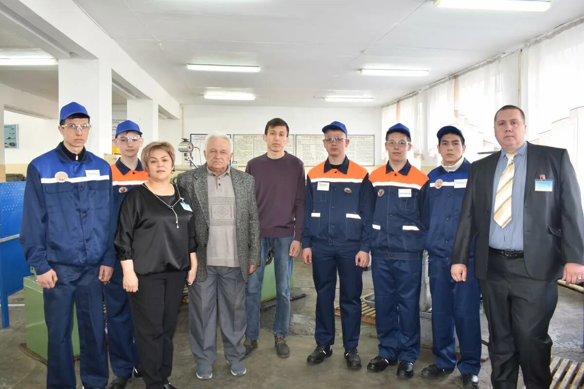 неделя профориентации в колледже повар. техникум г. профессии в горном техникуме. бст башкирское спутниковое телевидение 2012. какие профессии есть в педагогическом колледже.