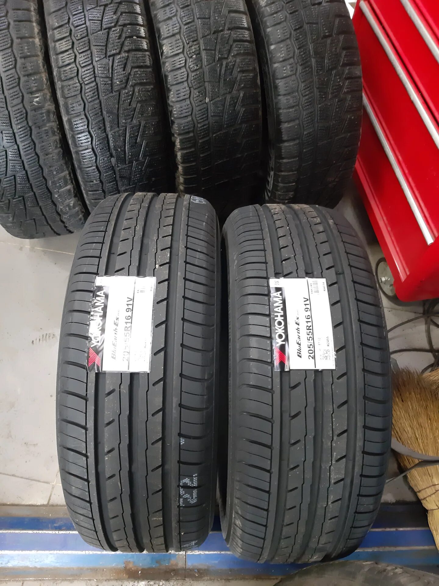 Yokohama BLUEARTH es32. Yokohama (Йокогама) BLUEARTH es32. Yokohama es32 205/55 r16. 205/55/16 Yokohama es32. Купить шины yokohama bluearth r16