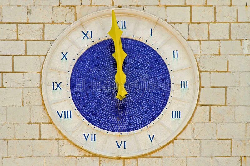 Blues o clock. O&#039;clock часы. полдень часы. 12 o&#039;clock часы. куранты 12 часов.