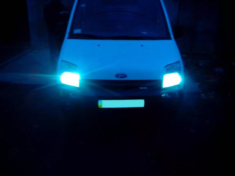 Фары на форд коннект. Патрон лампы повторителя поворотов ford kuga 2013-2016. Ford 1346495. Ford transit connect 2002. Форд коннект лампы.