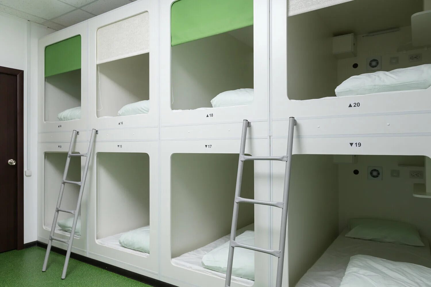 капсульные хостелы в москве. Mark inn погонный пр. кровать хостел 3. общежитие 1 в арске. , 7а.