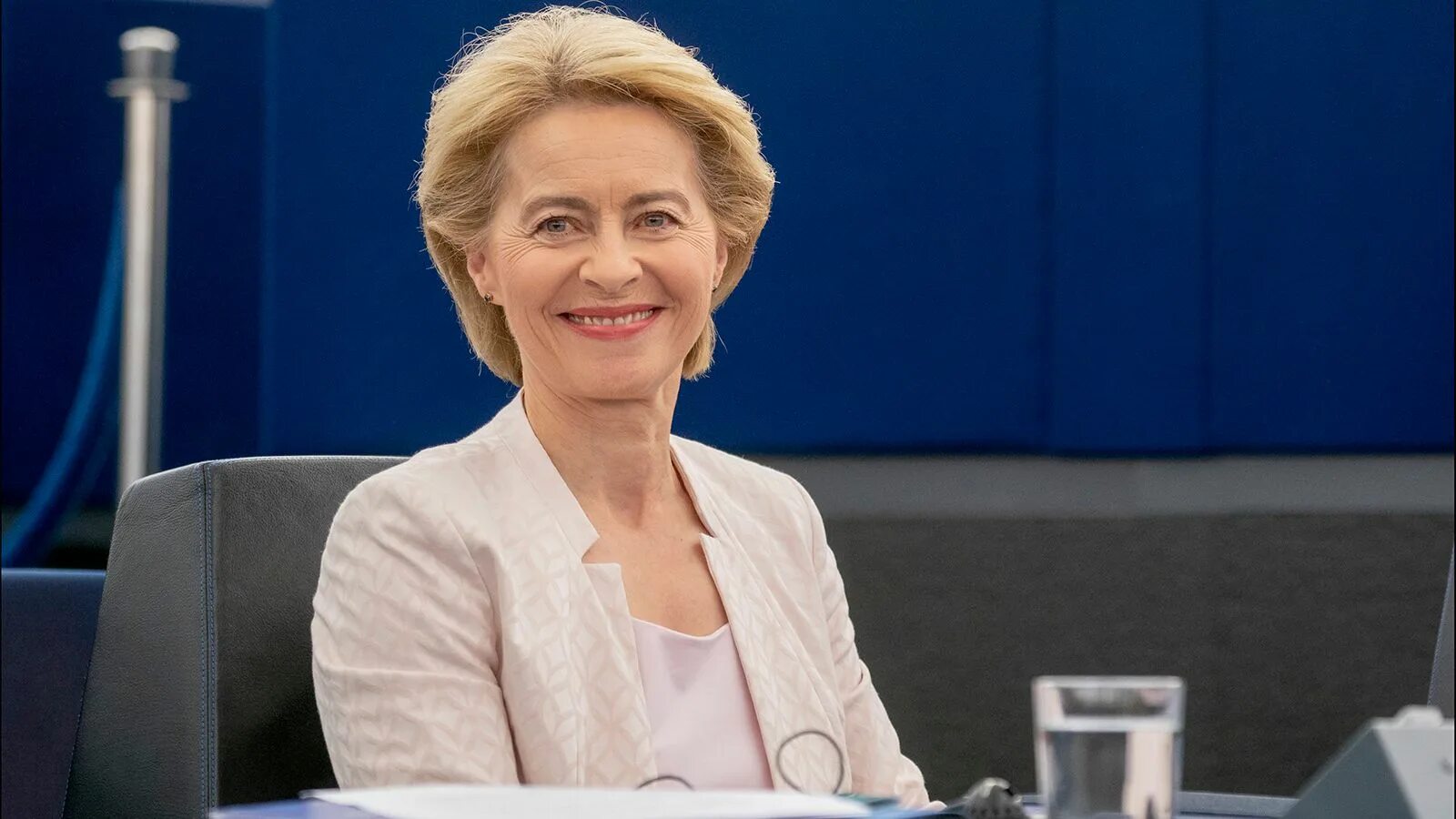 Урсула фон дер ляйен 2020. Фон дер ляйен урсула ляйен. Вольфенштейн урсула фон дер ляйен. Урсула фондерляйн. Фон дер ляйен и столтенберг.