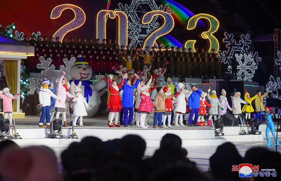 гала концерт. меладзе голубой огонек 2023. новогодний голубой огонек 2022. николай басков голубой огонек 2022. новогодний праздничный концерт.