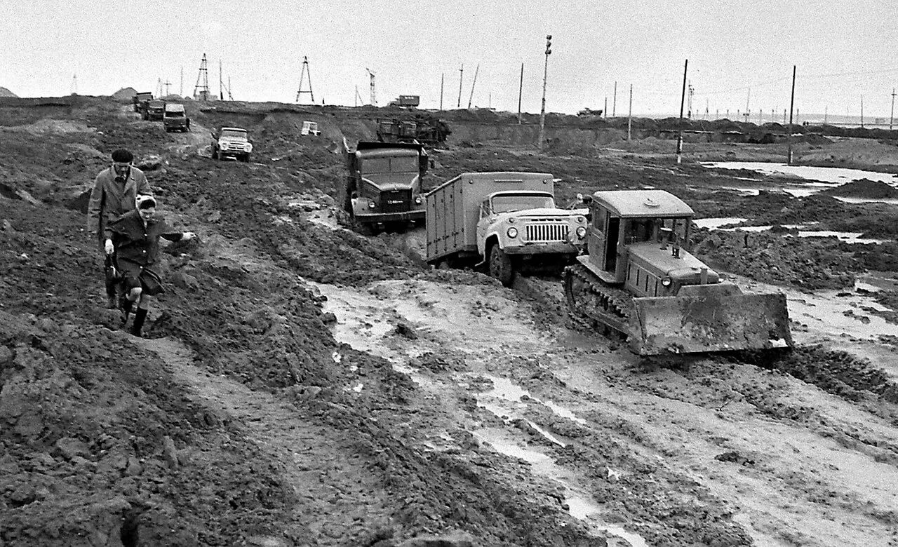 Армейская дорога. Военные дороги. История строительства дорог. Советские дороги. Строительство автотрассы.