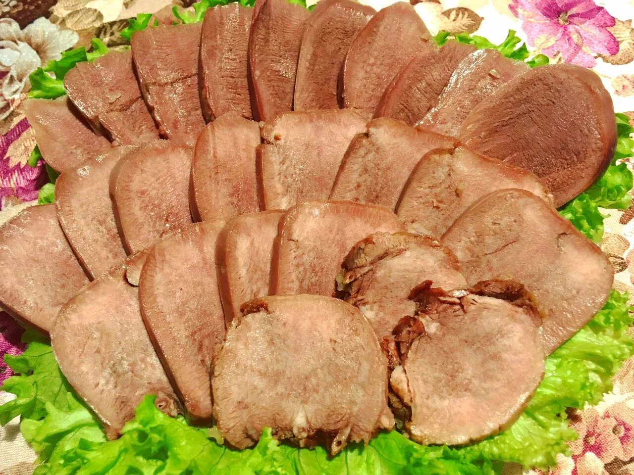 праздничные блюда из говяжьего языка. закуска из свиного языка. вторые блюда из языка свиного. блюда из свиного языка. горячее блюдо из языка говяжьего.