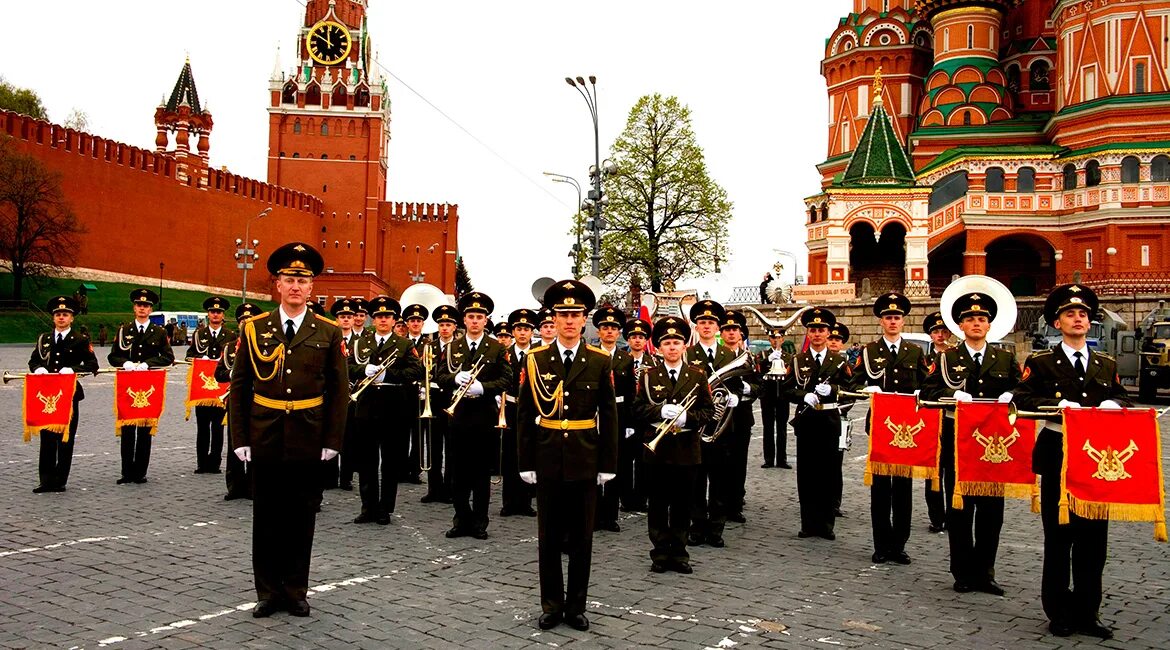 14 мая в россии. Спасская башня парад Победы. МВМУ Спасская башня. Военно-оркестровая служба вс РФ 14 января. День военно-оркестровой службы вс РФ.