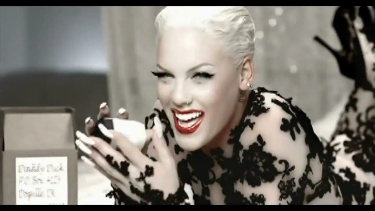 Ur hand. P!nk - u + ur hand. Pink u ur hand. U + ur hand пинк где послушать. Ur hand.