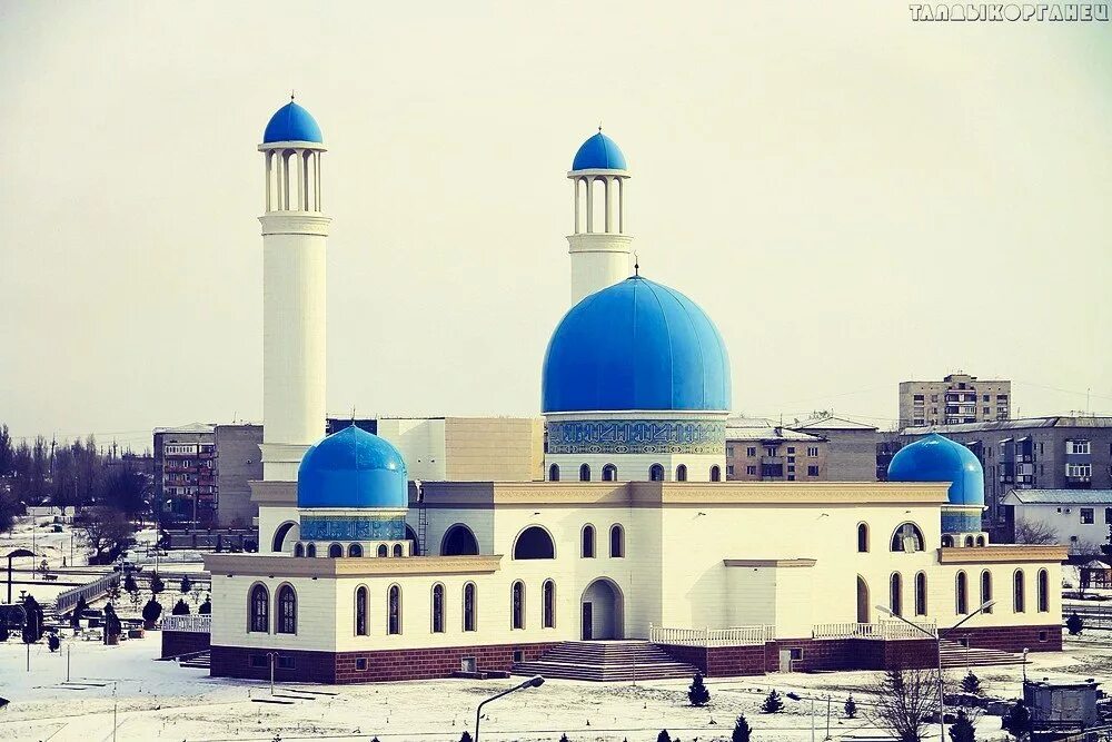 Кызылорда казахстан. Мечеть в байконуре. Карагандинская областная мечеть. Мечеть в уральске казахстан. Алиса байқоңыр қаласы жәрімбет мешіті фотоларын көрсетіңізші.