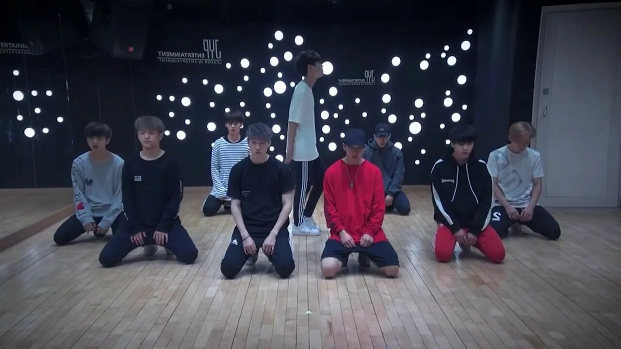 Песню stray kids man. Miroh Stray Kids Dance Practice Mirrored. Stray Kids Dance Practice. Hellevator Stray. Stray Kids miroh танец.