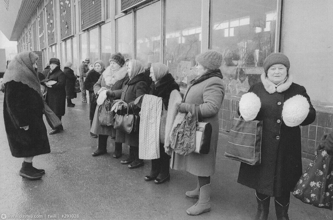 Горбачев и рейган москва 1988. Москва 1988 год. ). Изменения в конституции 1988. Было это в году 1988.