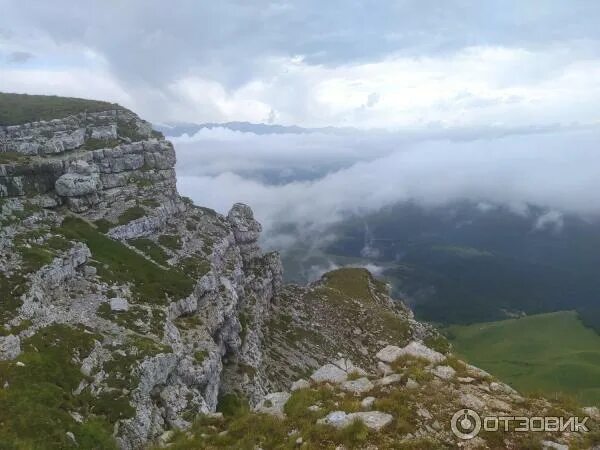 Ни камень. Плато Канжол КБР. Эльбрус с плато Канжол. Гора плато верхняя Балкария. Вершина.