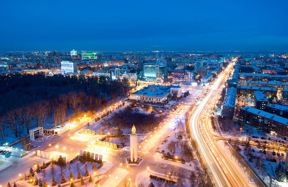 Тип города тюмени. Ночной тюмень с высоты птичьего полета. Тюмень центр города. Набережная тюмень панорама. Тюмень набережная мост.